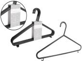 Pkt 4, black plastic coat hangers*