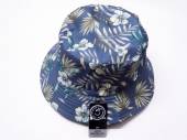 Leaf print reversible bucket hat. 
(M/L - L/XL)