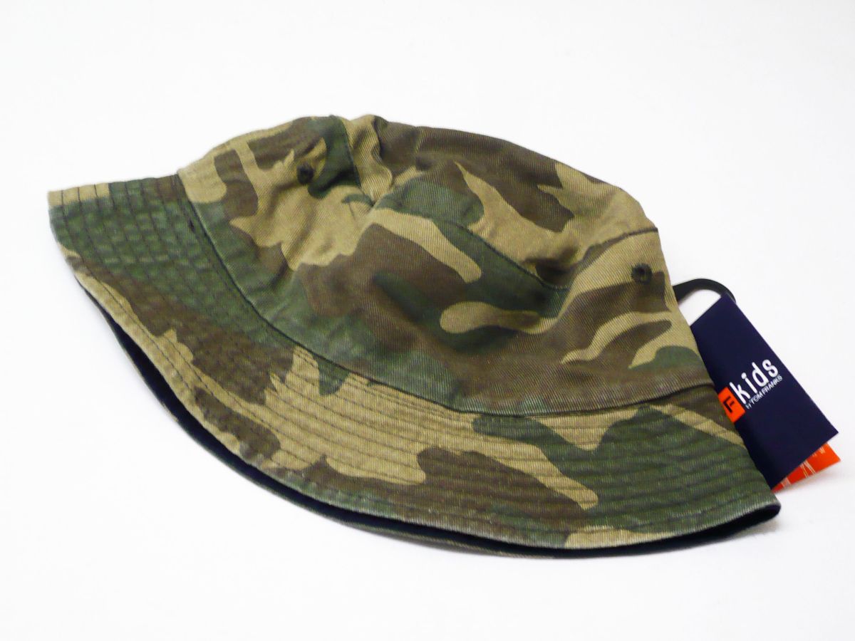 Boys camo bucket hat.
(3-6 / 7-10)