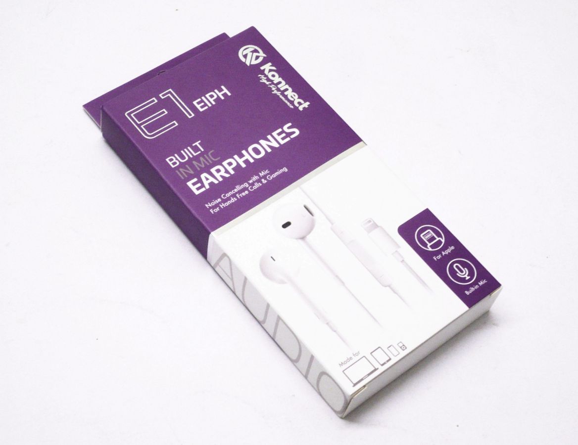 Built in mic earphones for Apple*