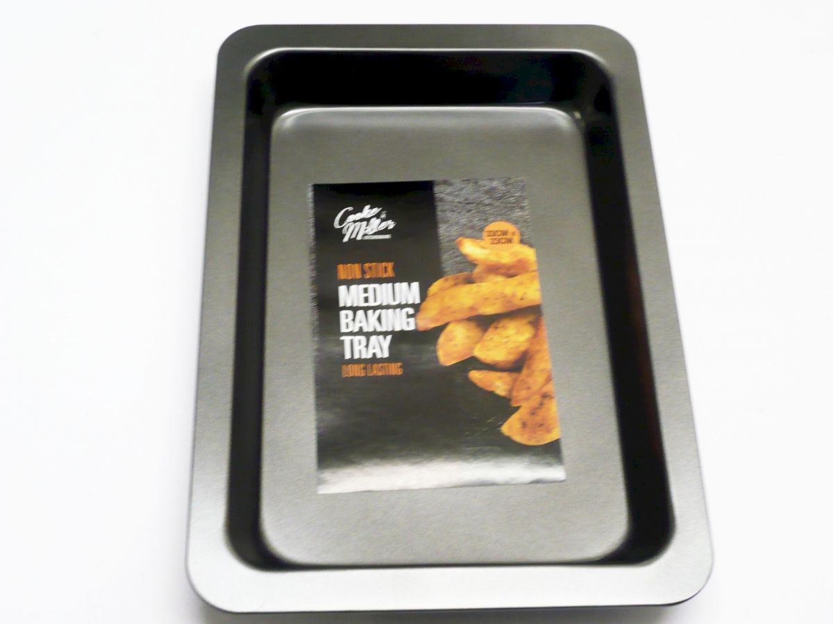 Non-stick baking tray (33x23cm)*