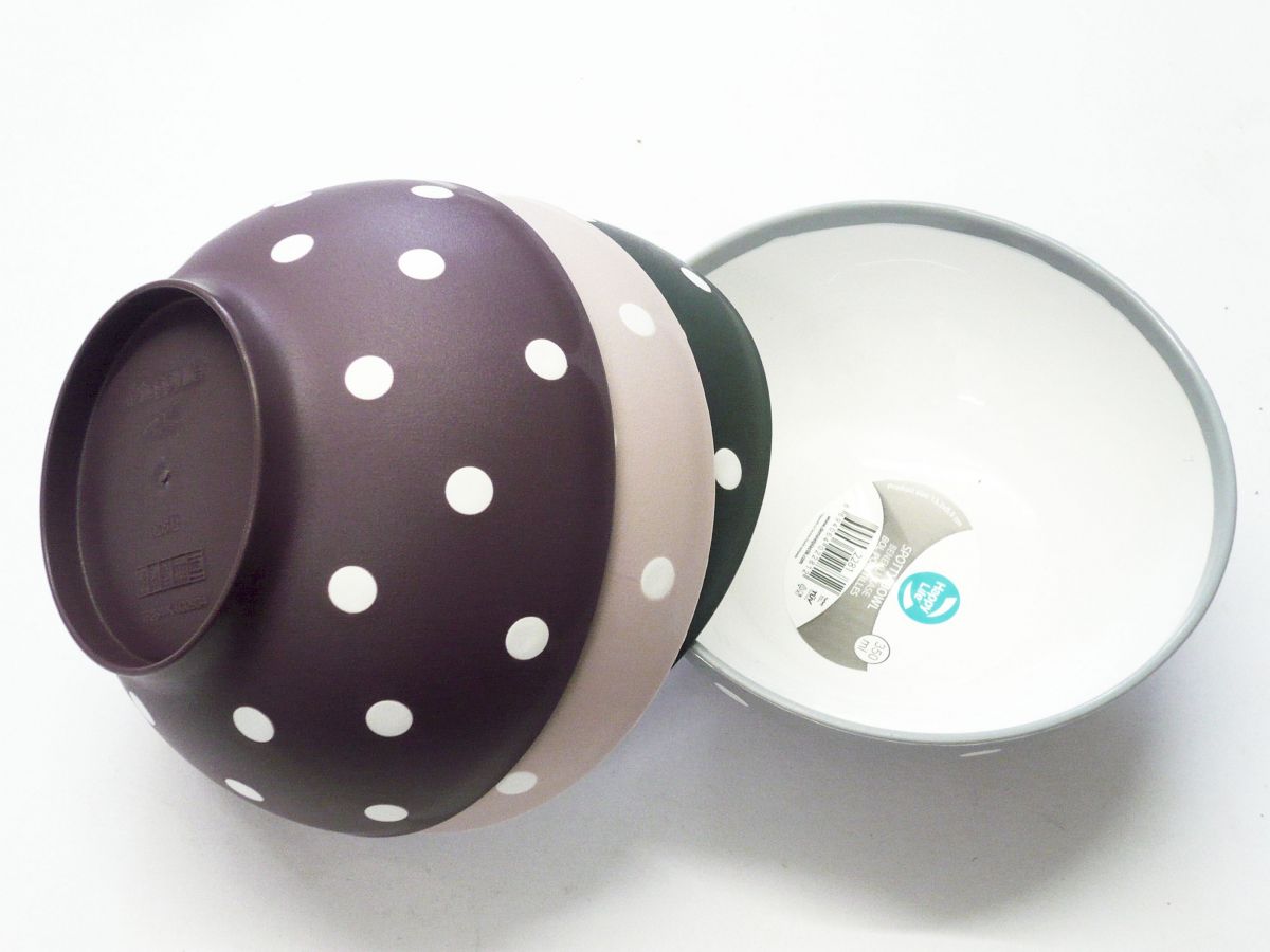 1.5lt plastic spotty bowls - 4/cols*