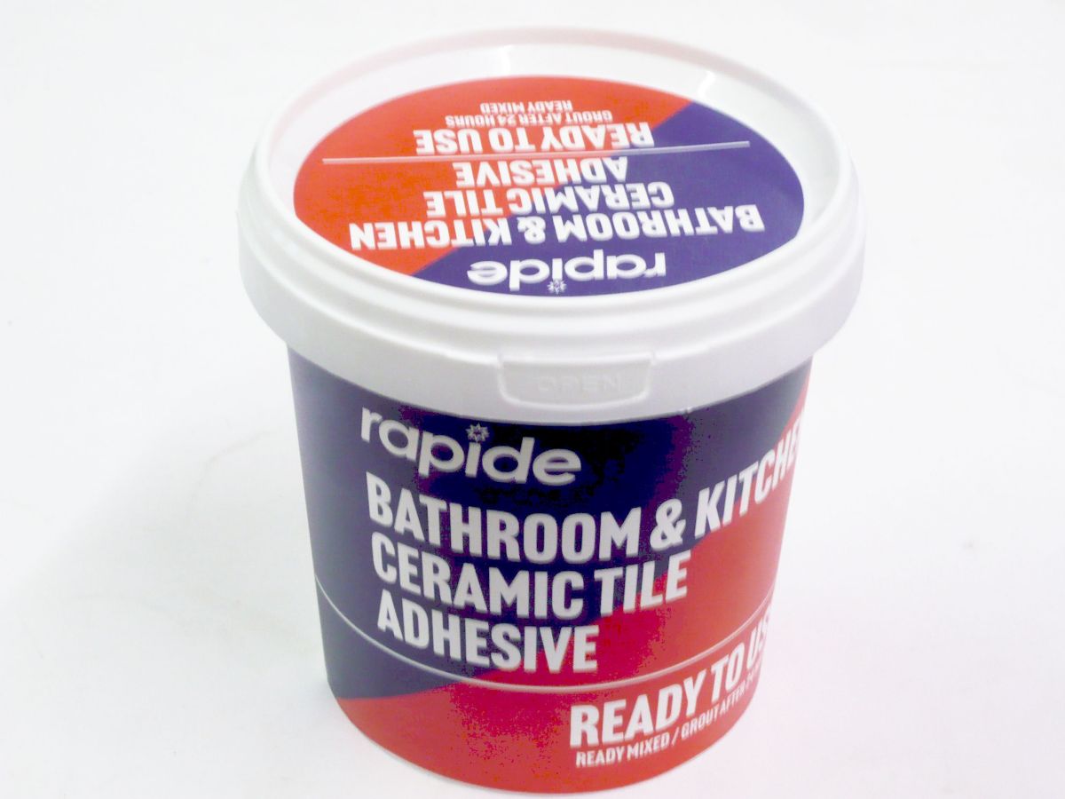 Bathroom and kitchen ceramic tile adhesive 1kg
(ready to use)