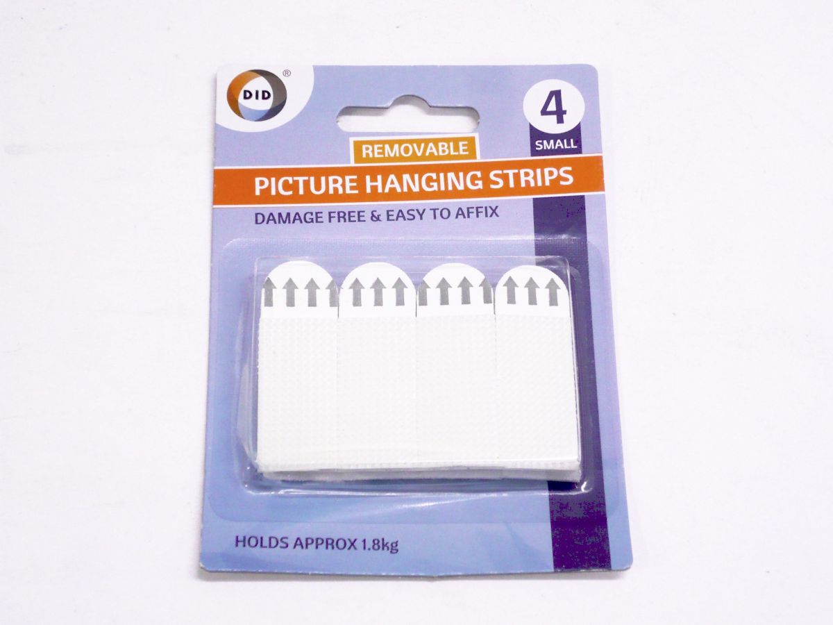Pack 4, small removable picture hanging strips*