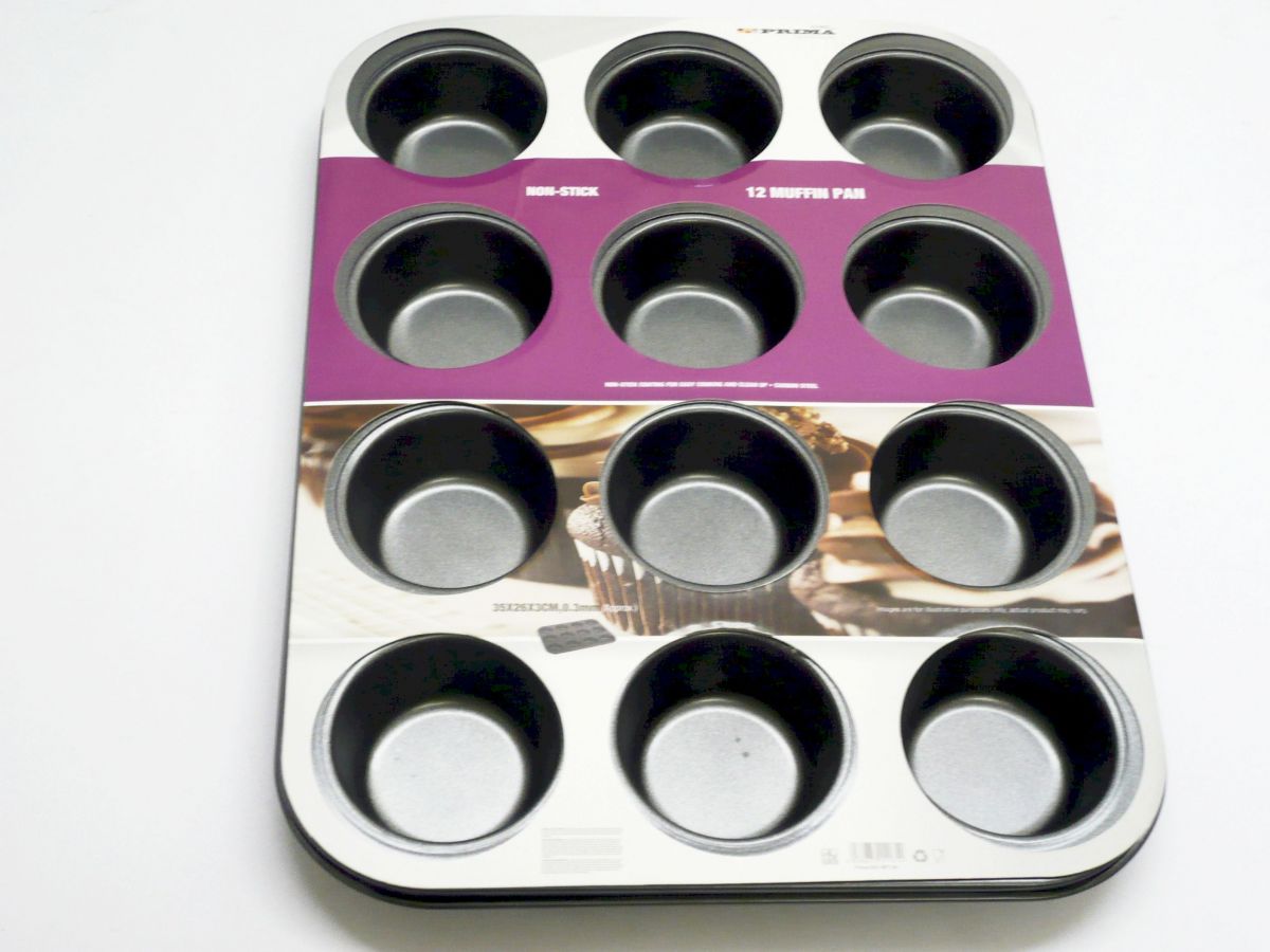 Non-stick 12 muffin pan*