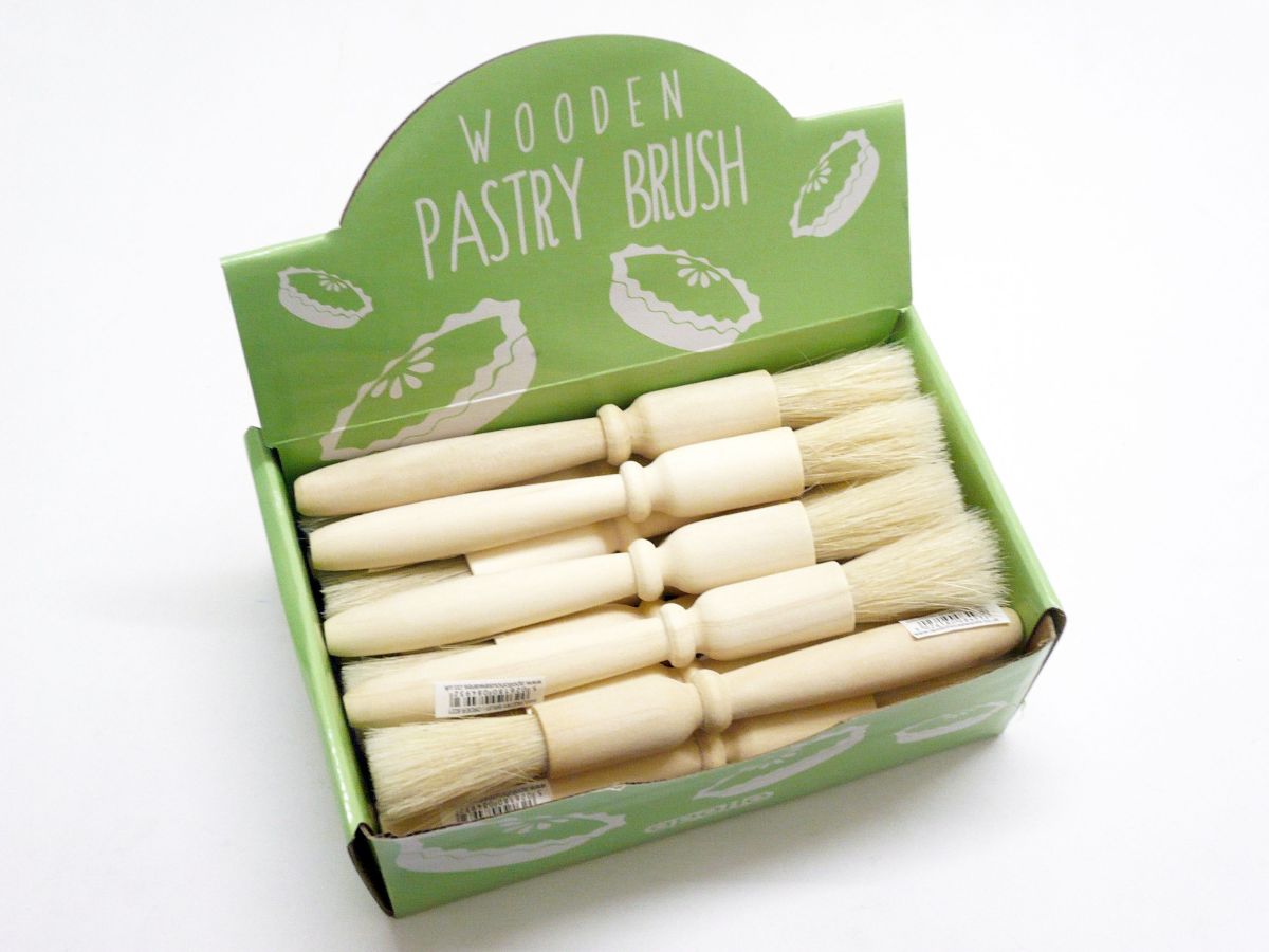 Wooden pastry brush.
(24 in dispay box)