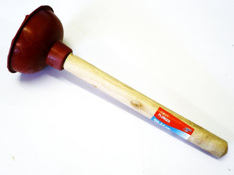 10.5cm dia, wood handle plunger*