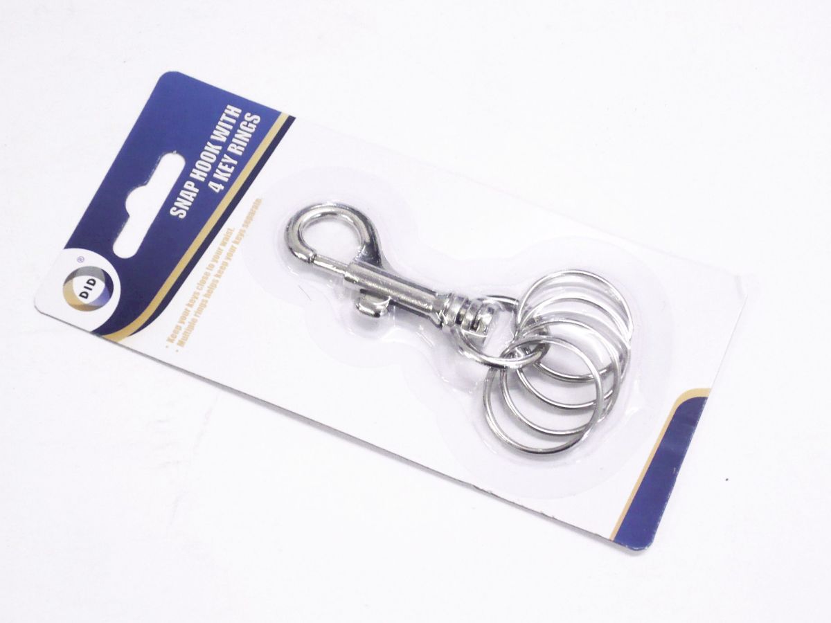 Snap hook with 4 key rings*