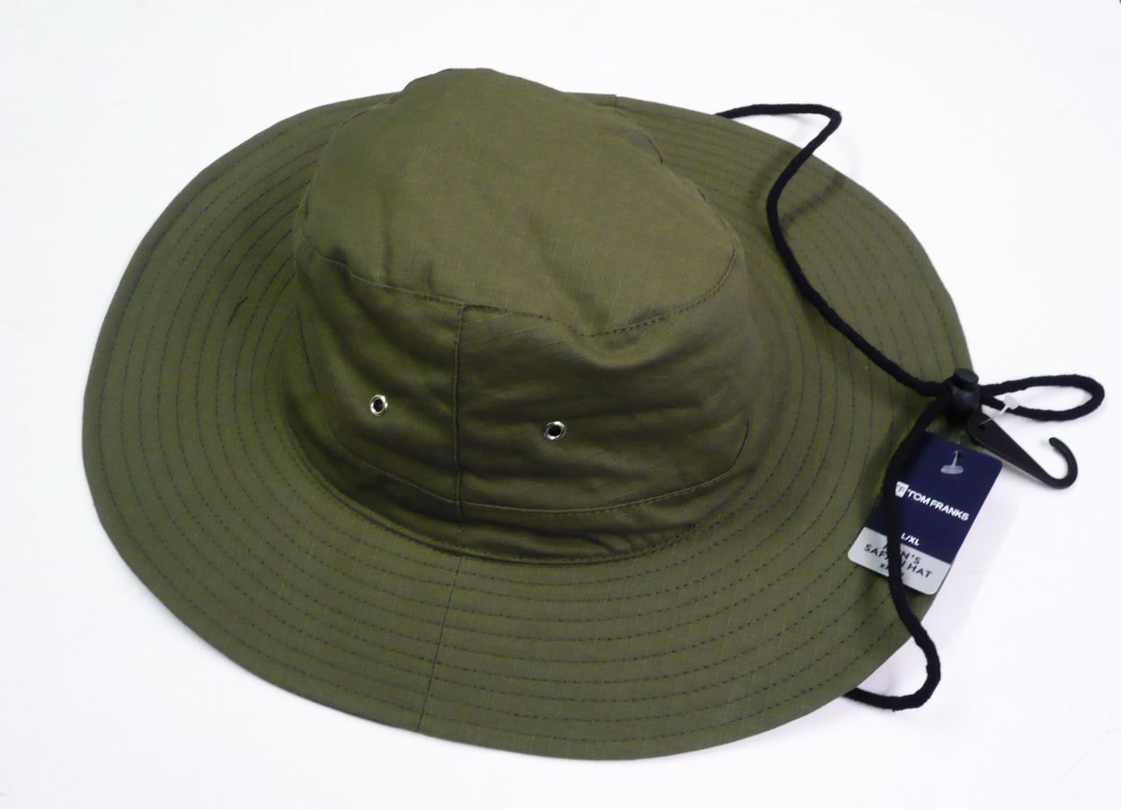 Cotton safari hat.
(M-L/L-XL)