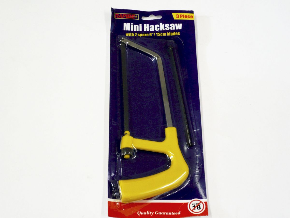 Mini hacksaw with 2x blades*