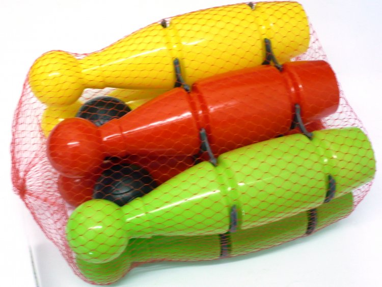 6pc plastic skittle set.